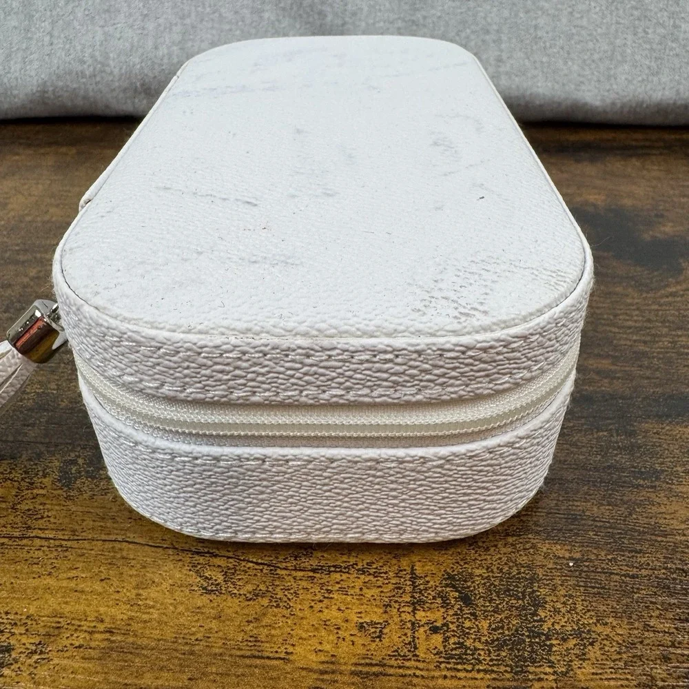 Cynthia Rowley White faux-leather zip around travel jewelry case